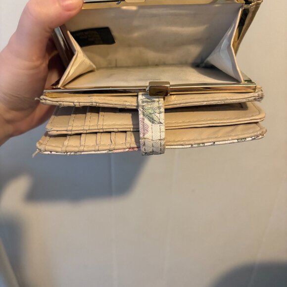 Floral White Wallet with Gold Hardware - Picture 4 of 5